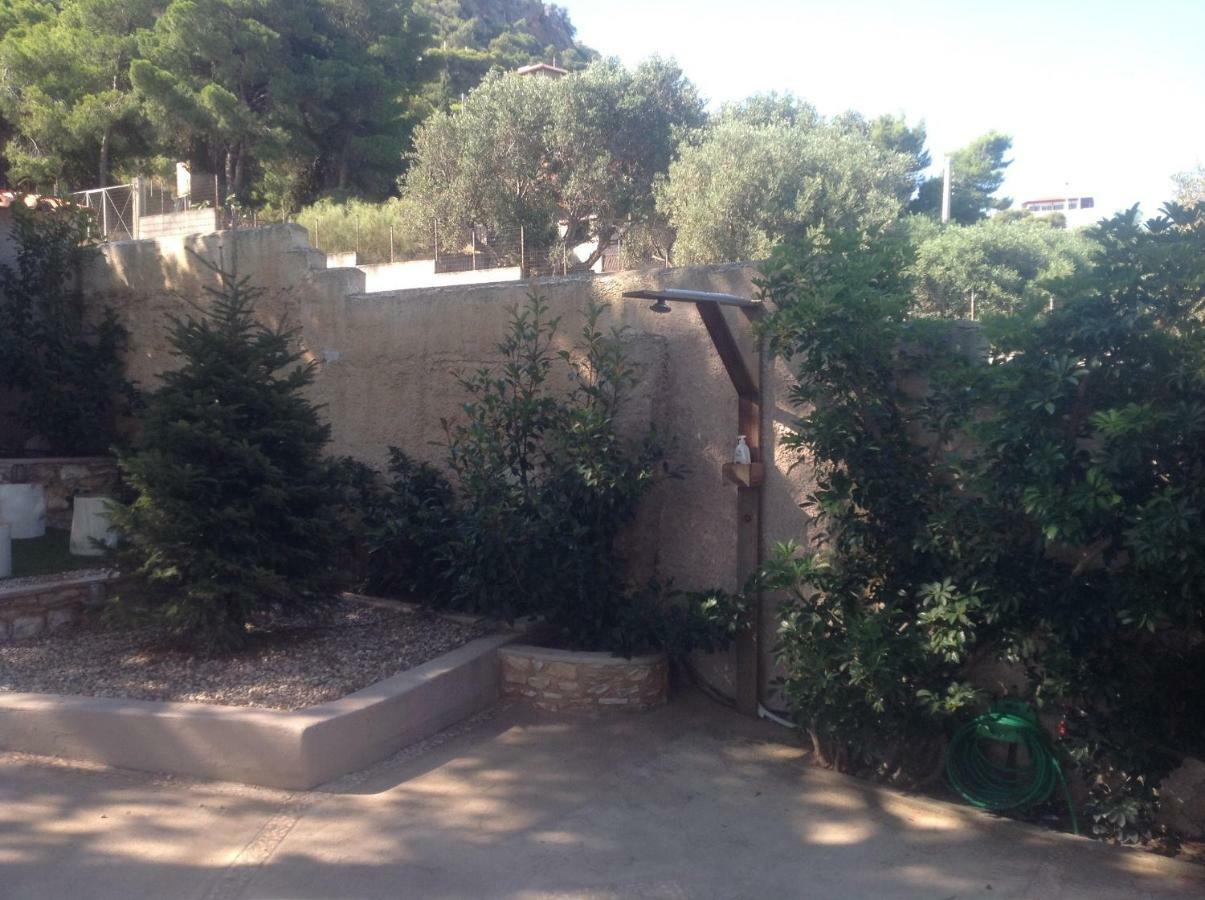 Suite With Garden Agia Marina  Экстерьер фото